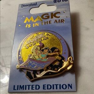 Disney 2016 Magic in the Air Aladdin and Jasmine Limited Edition Pin